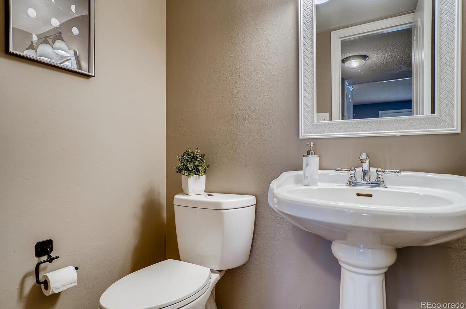 696 Altair Dr, Littleton CO 80124-2502 exterior