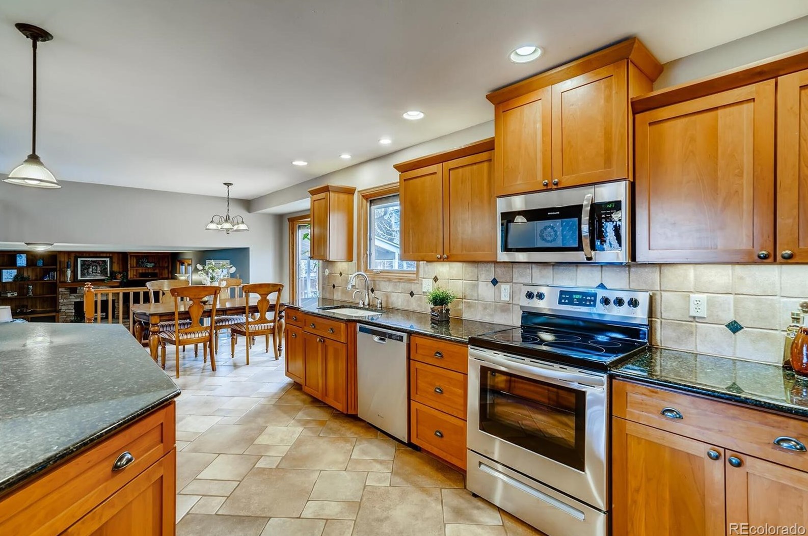 696 Altair Dr, Littleton CO 80124-2502 exterior