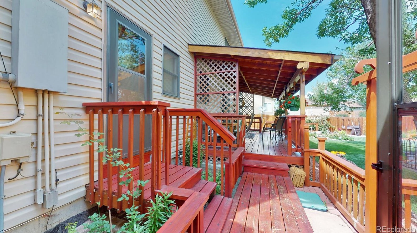 8582 Balsam St, Littleton CO 80128-6218 exterior