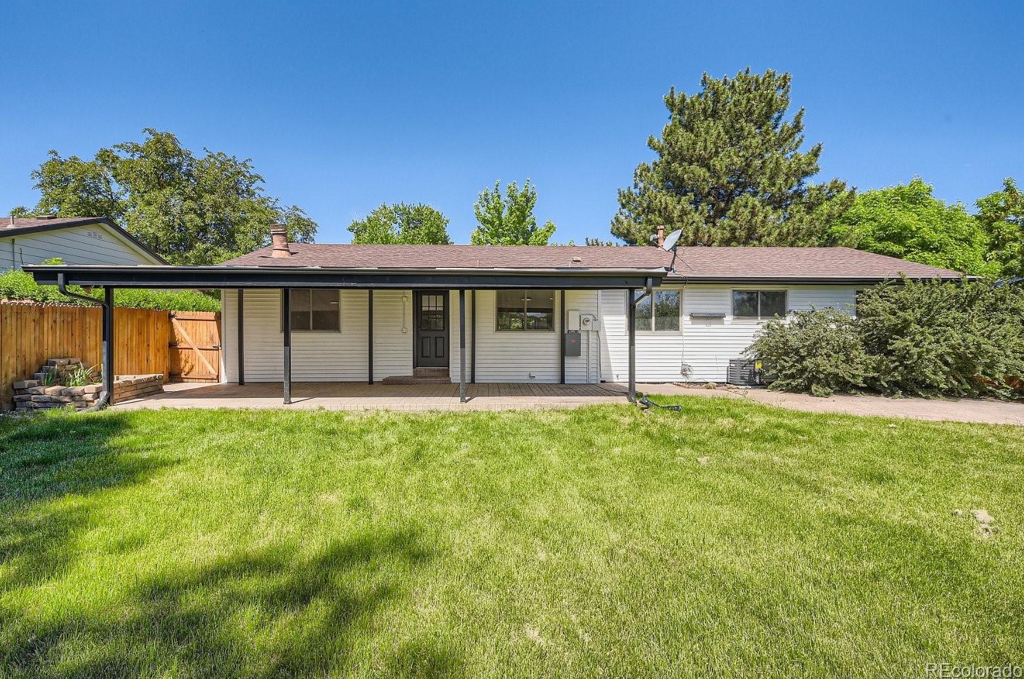 4722 Kipling Way, Littleton CO 80127-1338 exterior