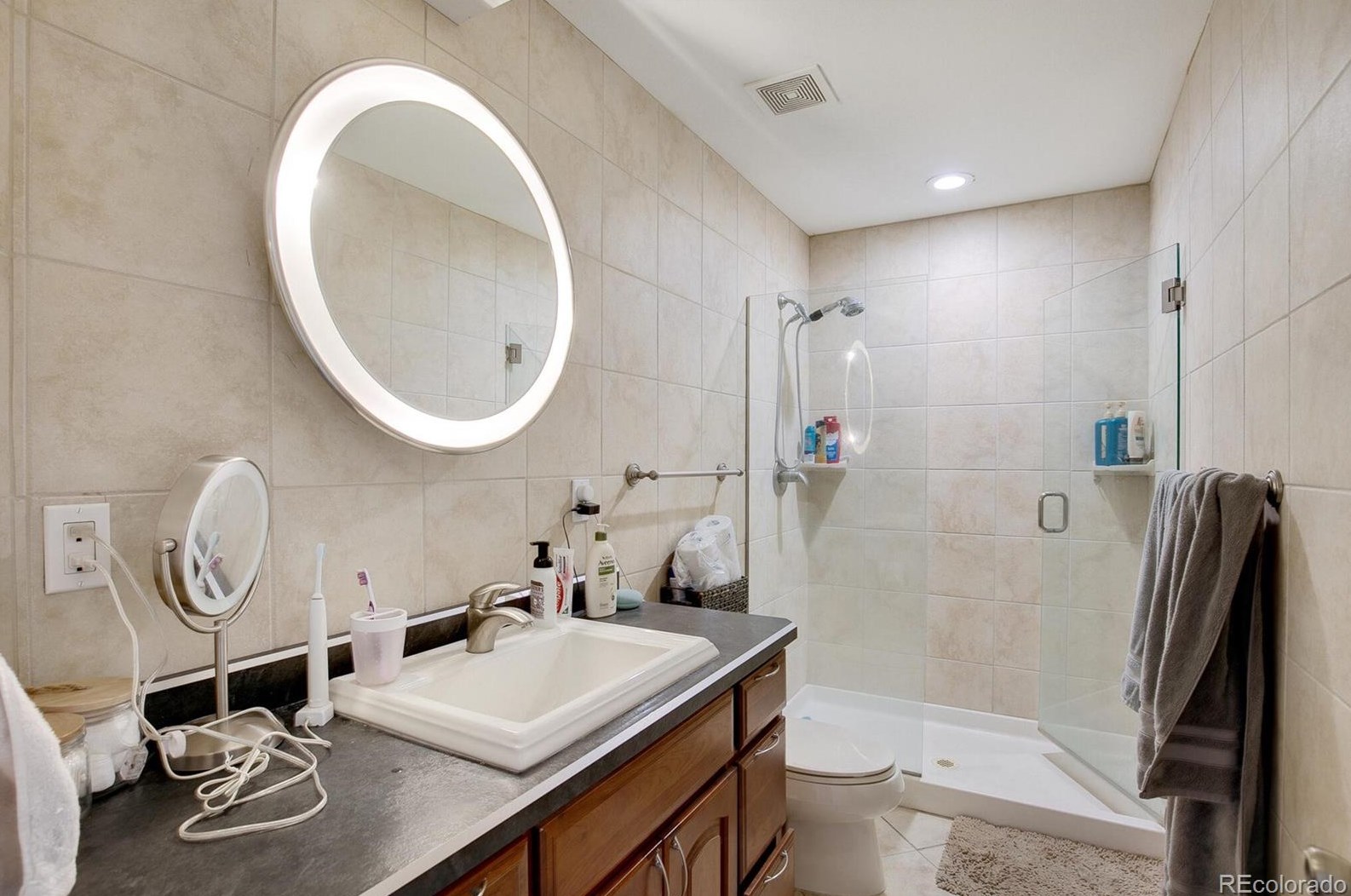 832 Prentice Ave, Littleton CO  80120-1454 exterior