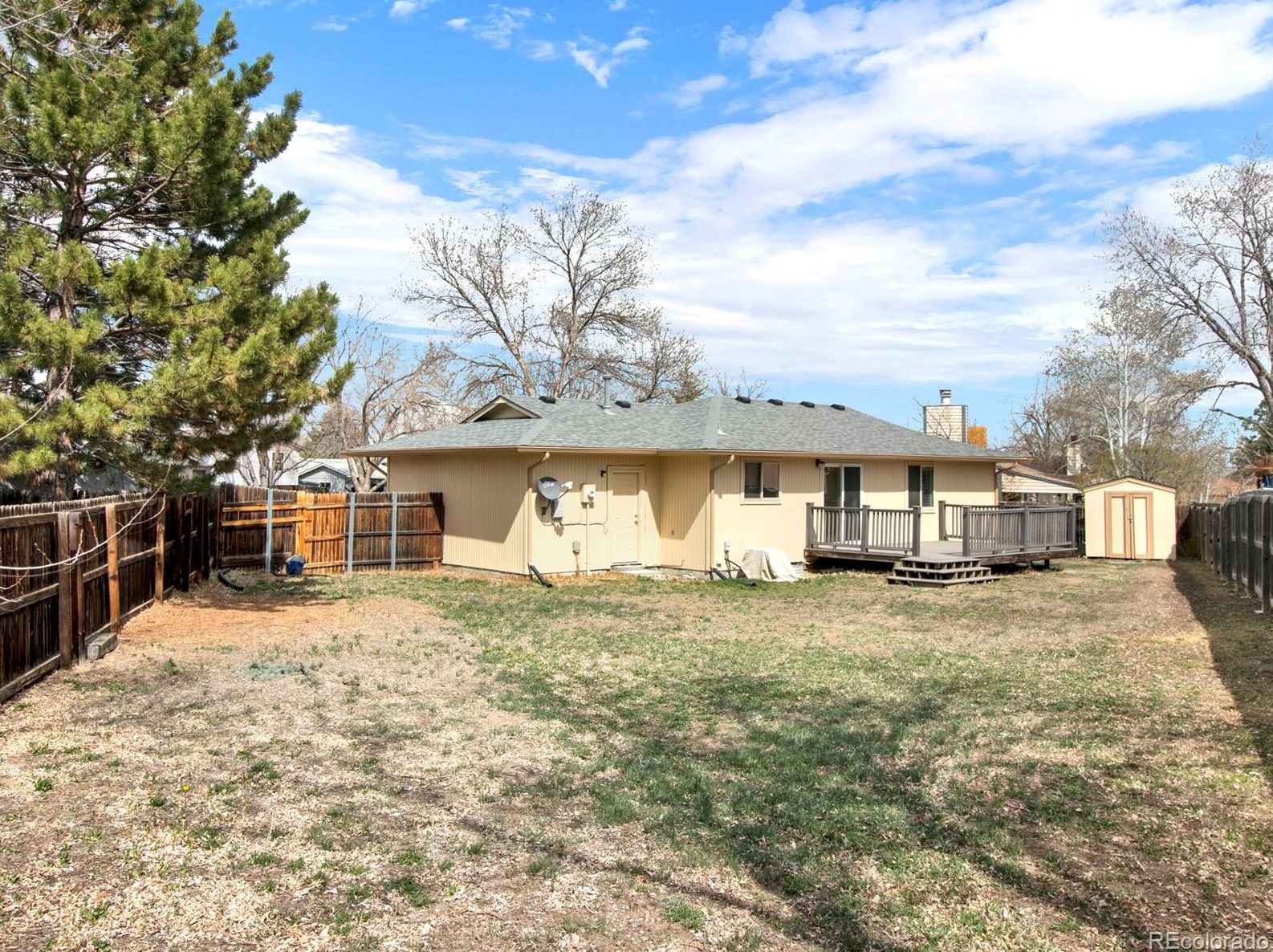 6240 69th Pl, Arvada CO  80003-4127 exterior