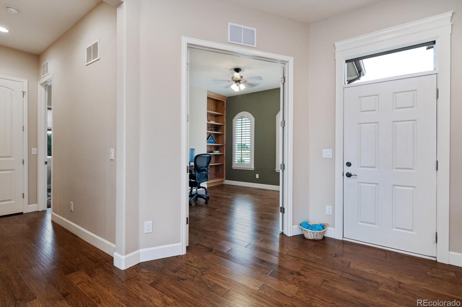 1956 Diamond Head Dr, Castle Rock, CO 80104-3343