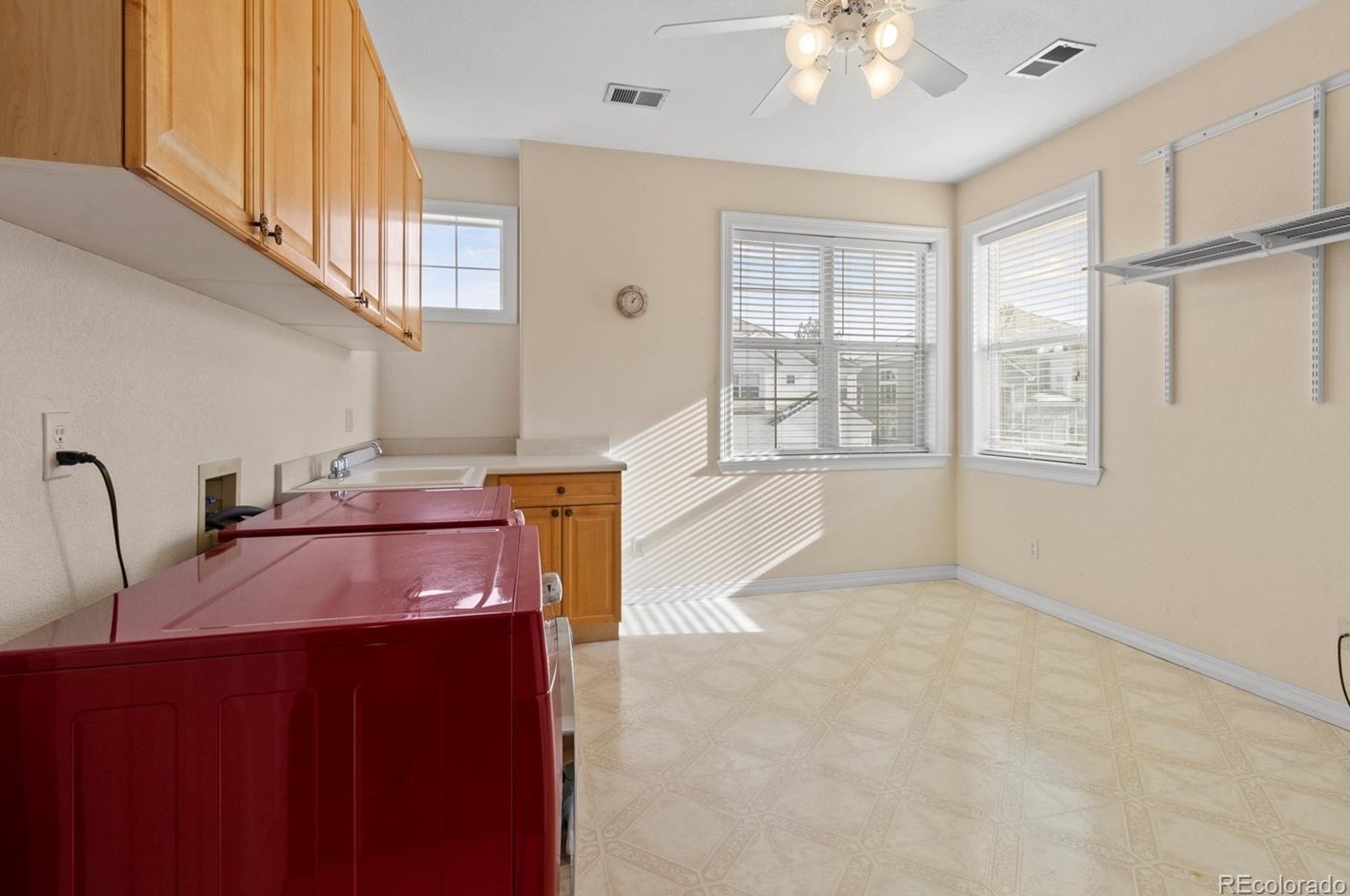 10019 Longview Dr, Littleton CO 80124-9750 exterior