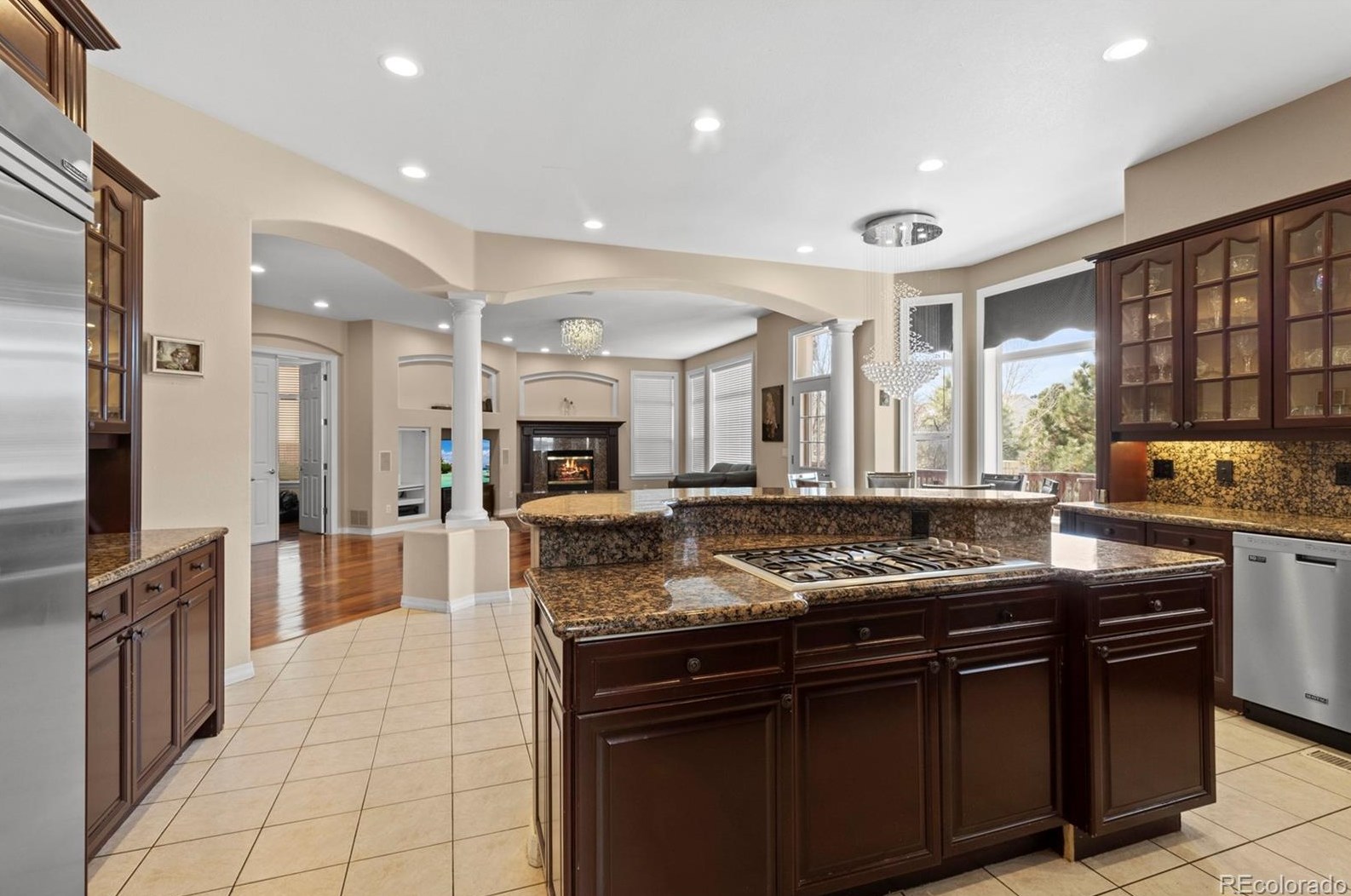 10019 Longview Dr, Littleton CO 80124-9750 exterior