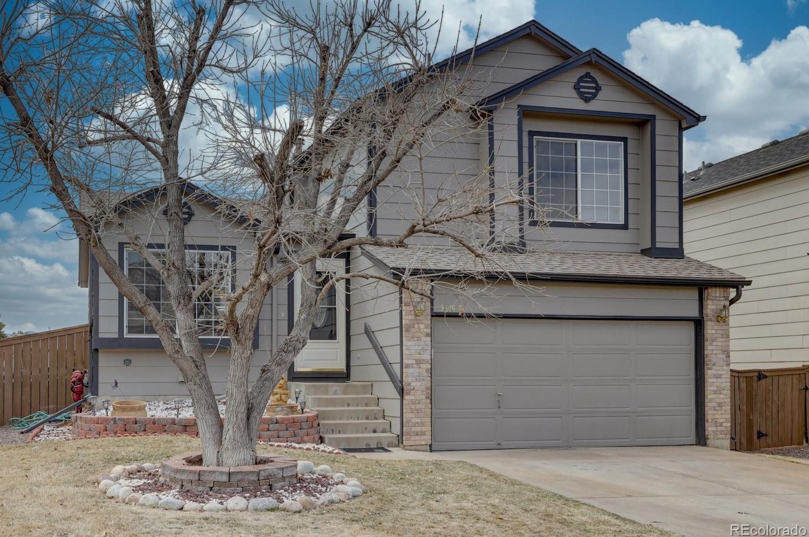 9806 Castle Ridge Cir, Littleton, CO 80129-6427