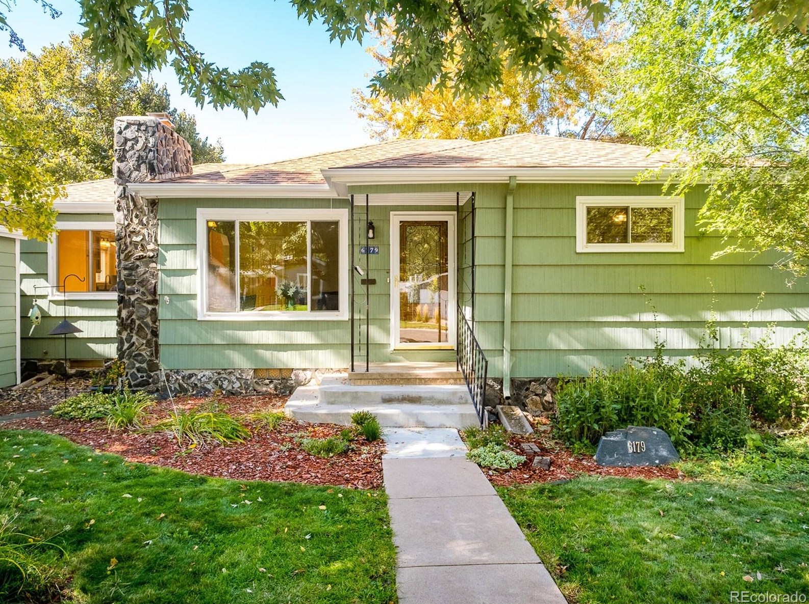 6179 Bemis St, Littleton, CO 80120-2507