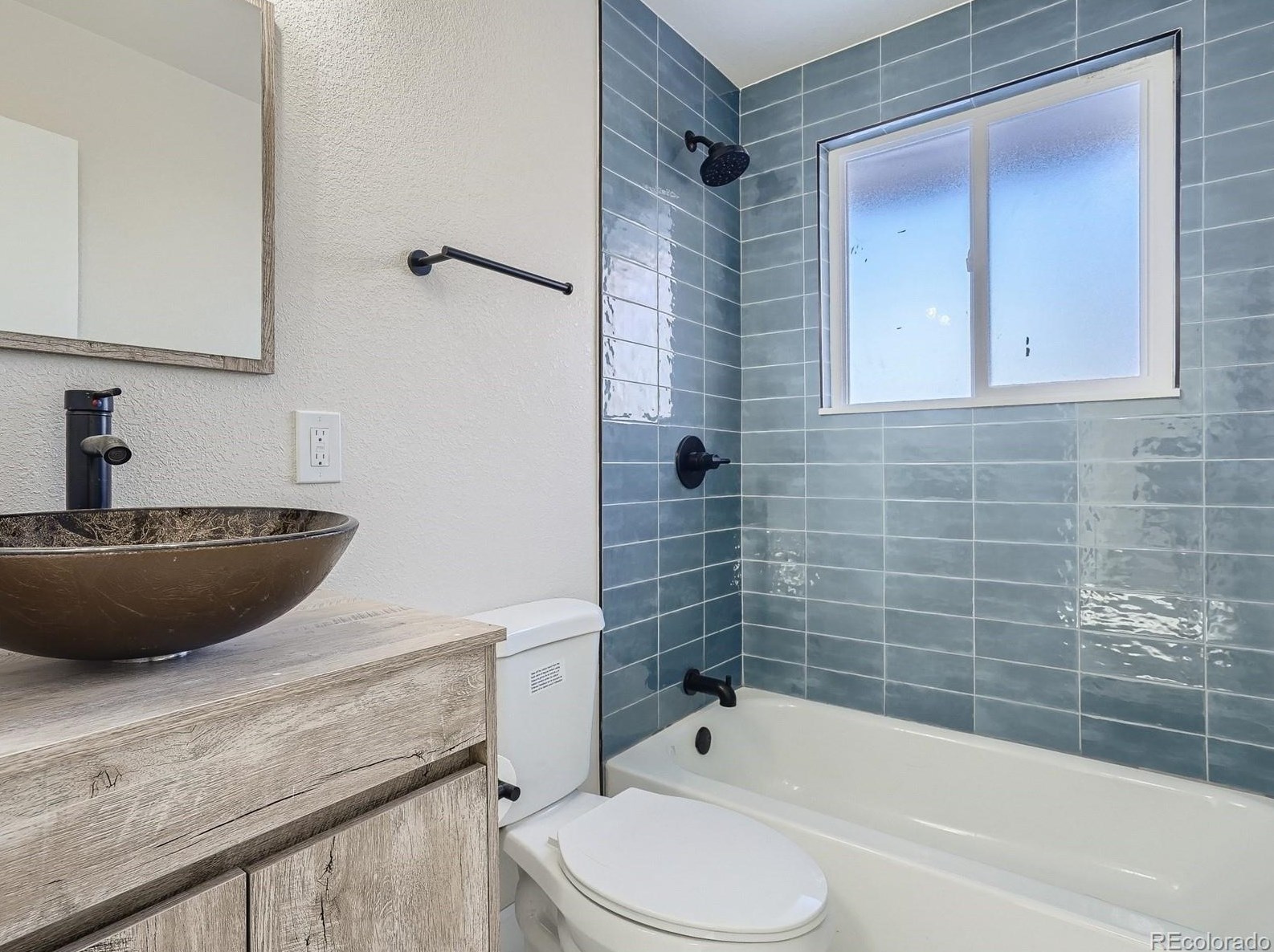 6571 Benton Cir, Arvada CO  80003-4733 exterior