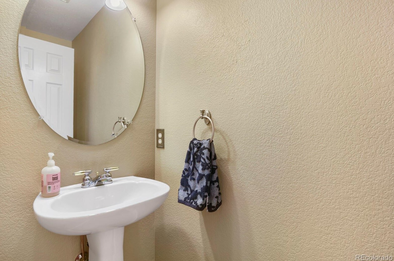 839 Deer Clover Way, Castle Rock CO 80108-8206 exterior