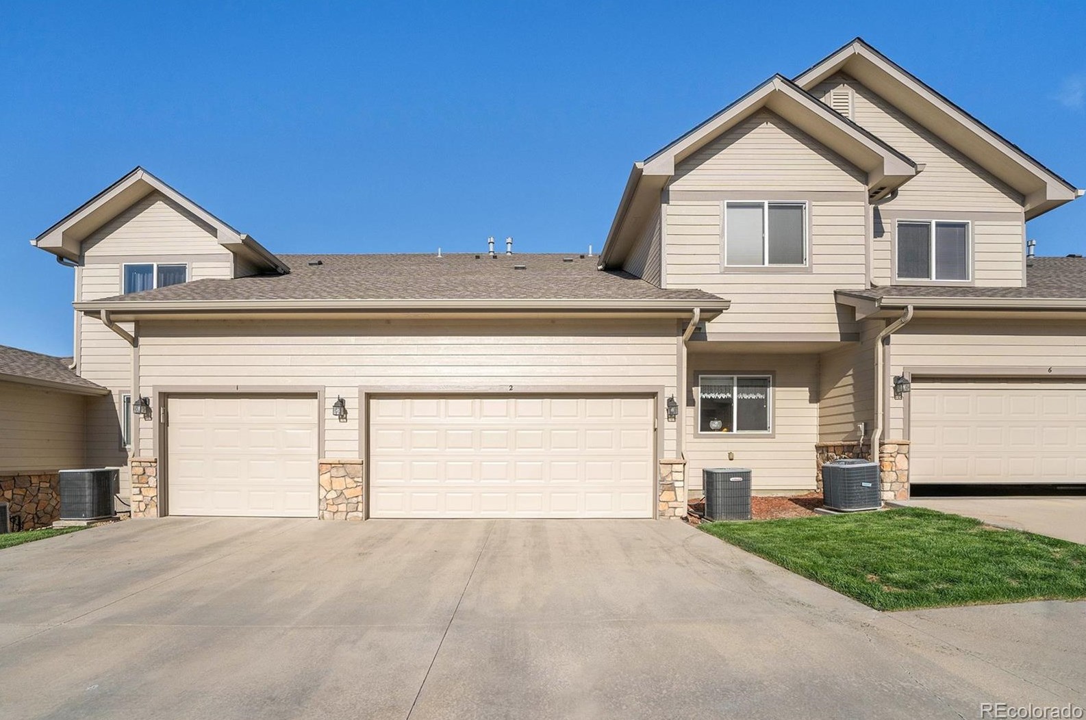 10818 Cimarron St, Longmont, CO 80504-8504