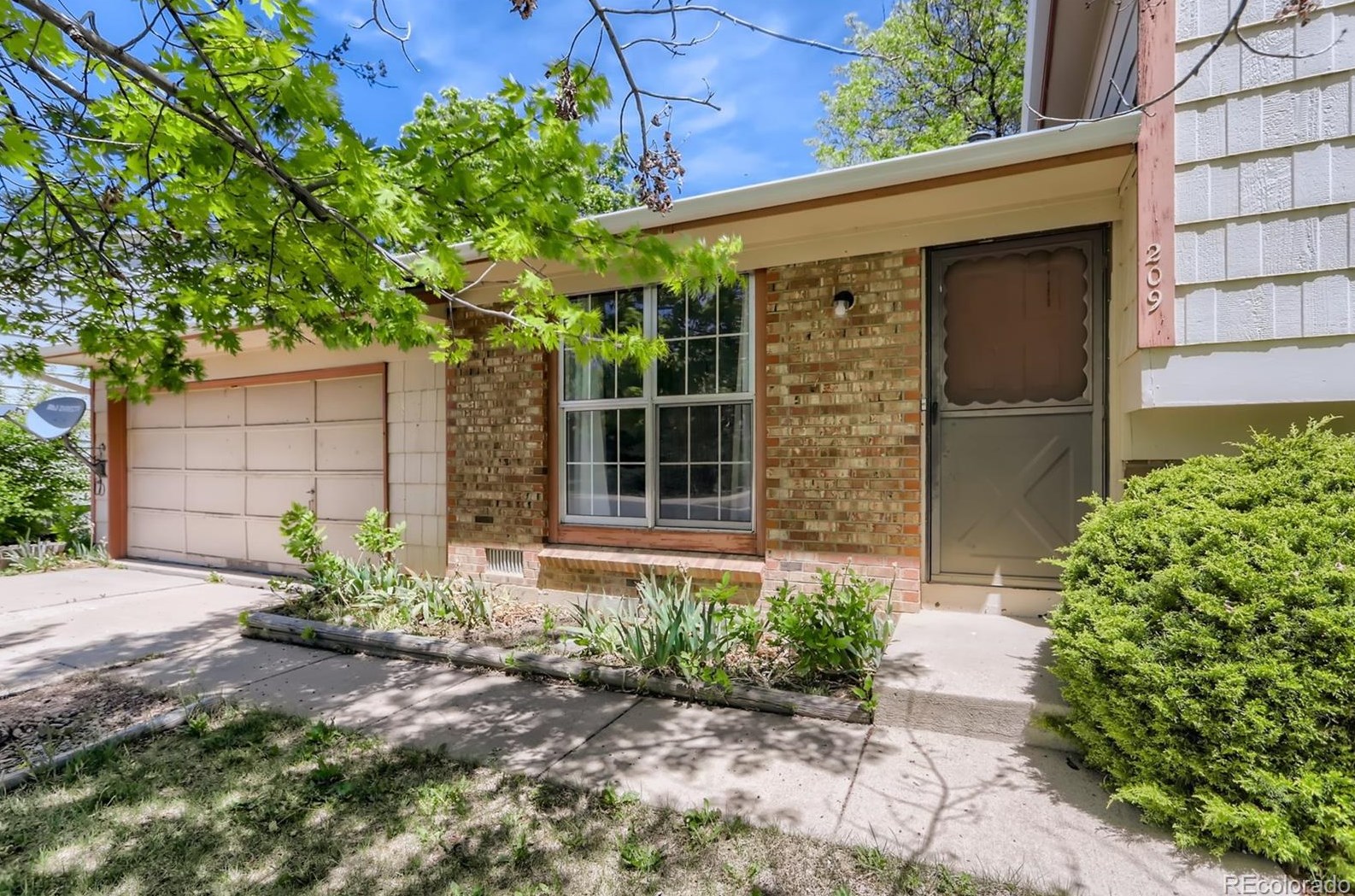209 Lucerne Dr, Lafayette, CO 80026