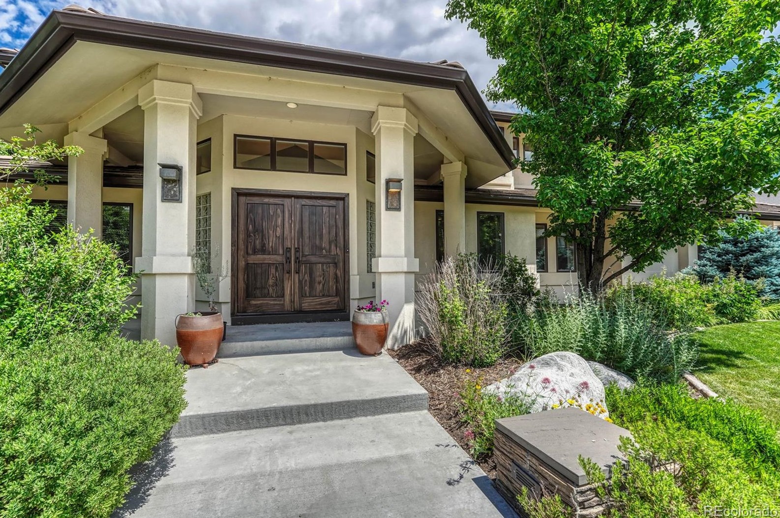 9941 E Progress Cir, Englewood, CO 80111