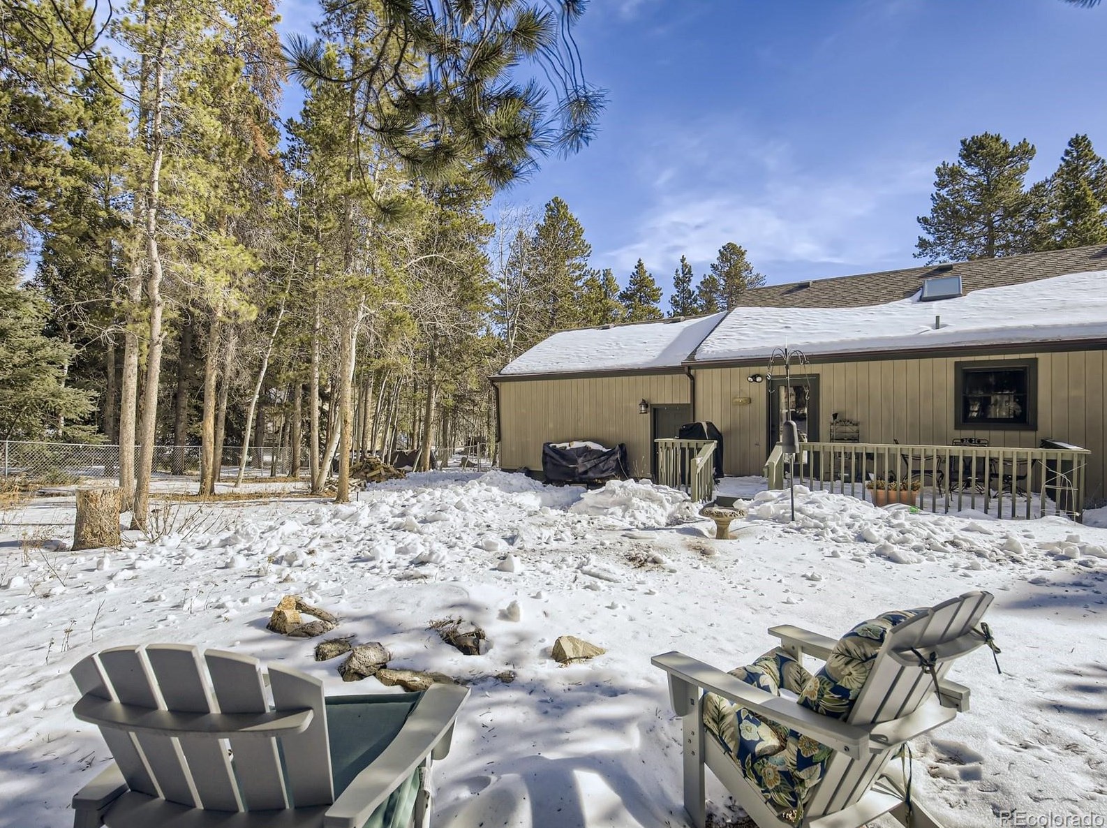 527 Karlann Dr, Arvada CO  80422-4044 exterior