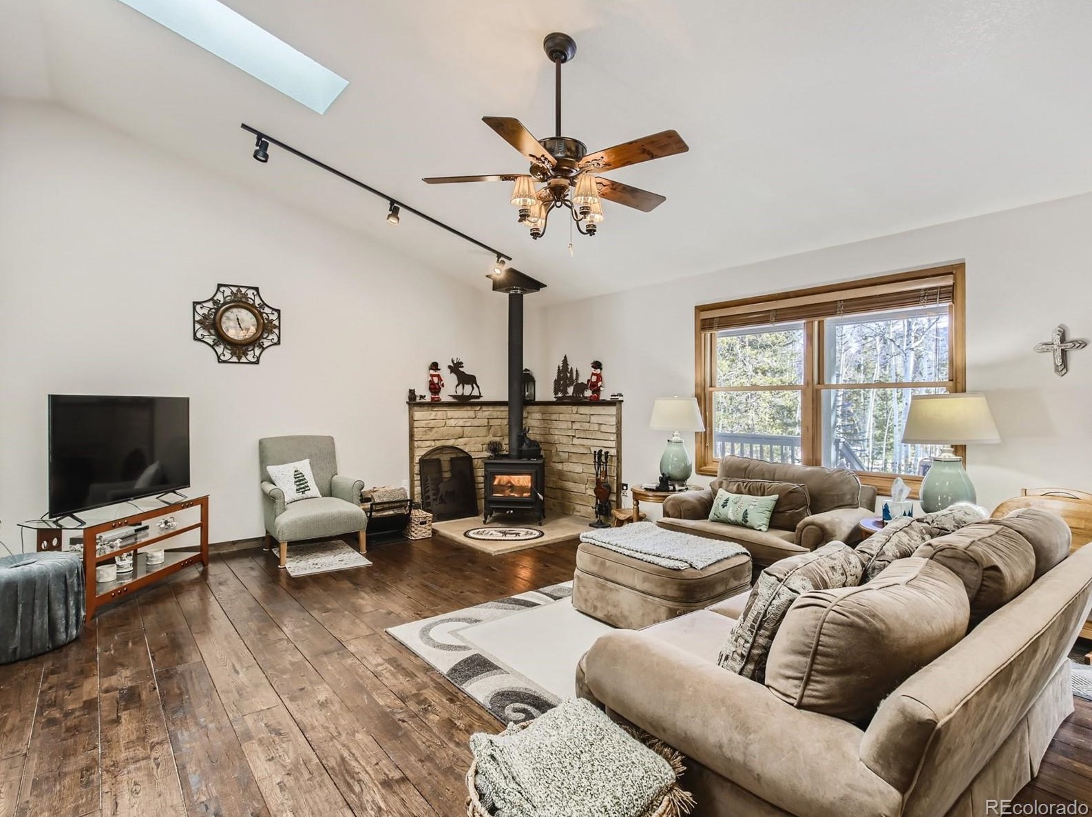 527 Karlann Dr, Arvada CO  80422-4044 exterior