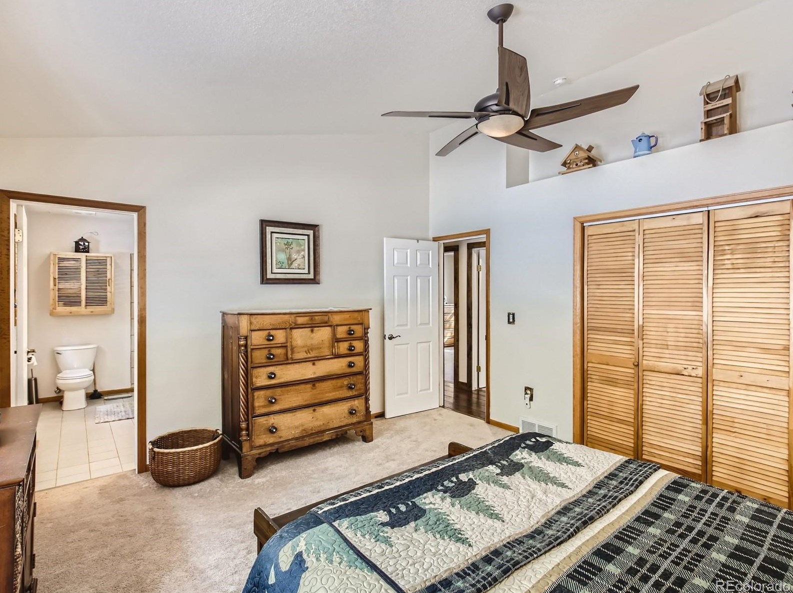 527 Karlann Dr, Arvada CO  80422-4044 exterior