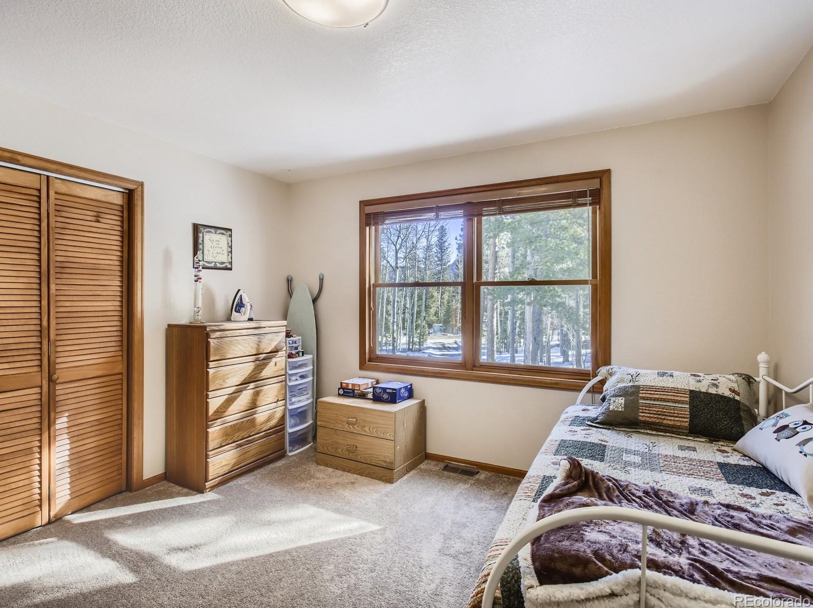 527 Karlann Dr, Arvada CO  80422-4044 exterior