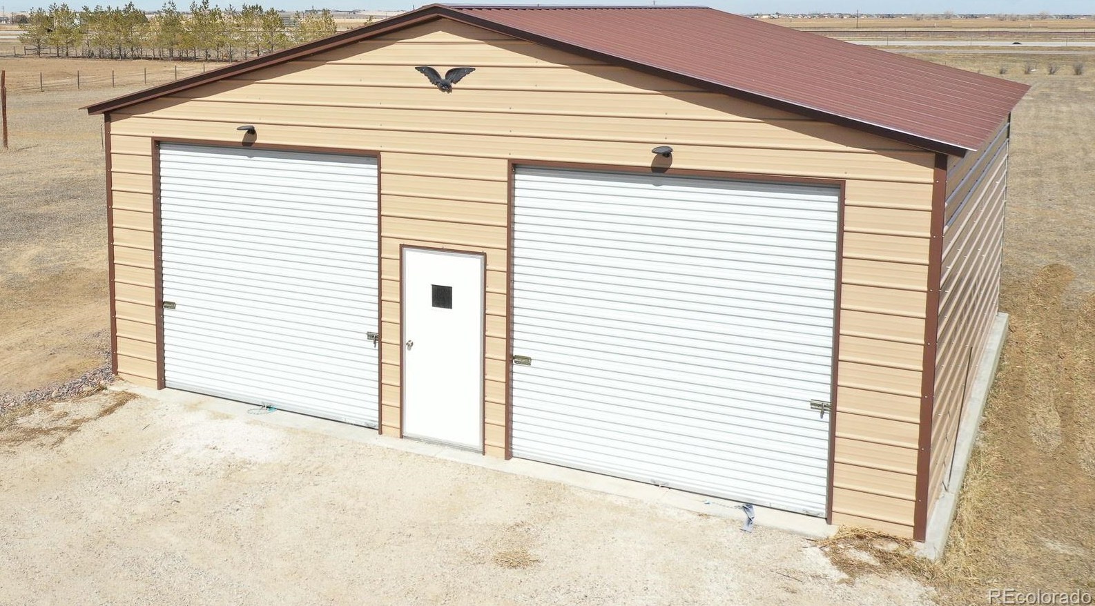 55933 Apache Pl, Strasburg, CO 80136-8038