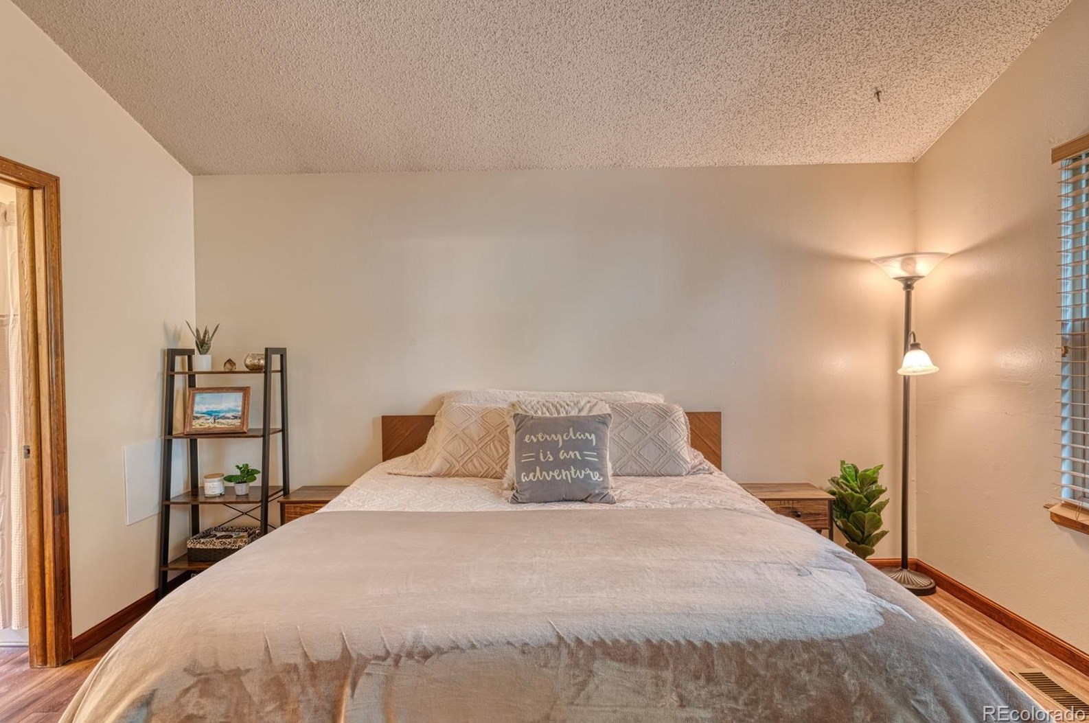 6661 Bugle Dr, Colorado Springs CO 80918-1691 exterior