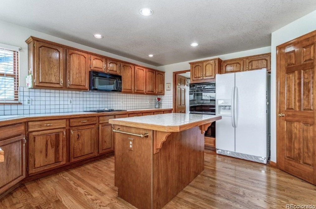 17 Amaranth Dr, Littleton CO 80127-2607 exterior