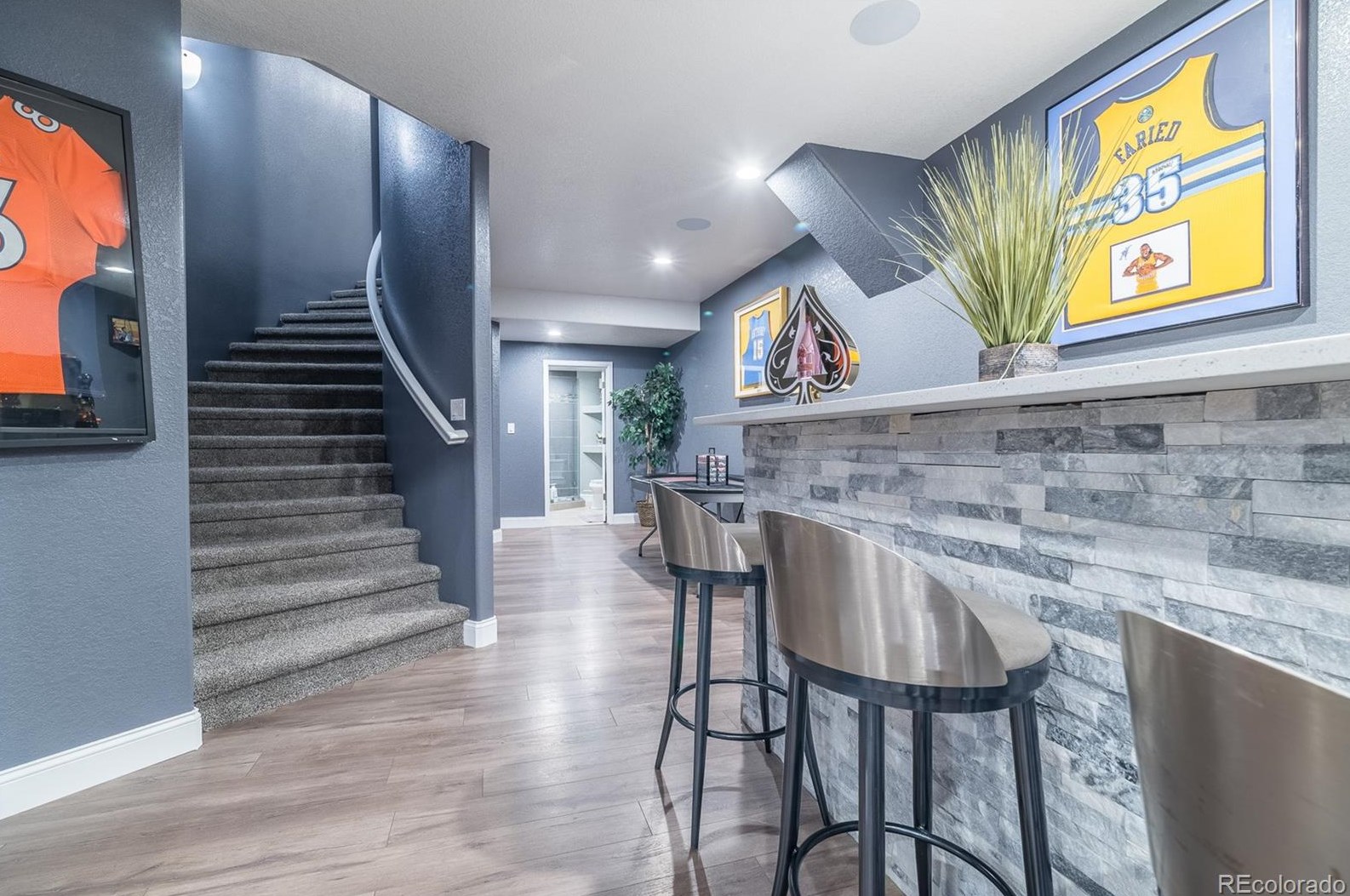 26585 Peakview Dr, Aurora CO 80016-6110 exterior