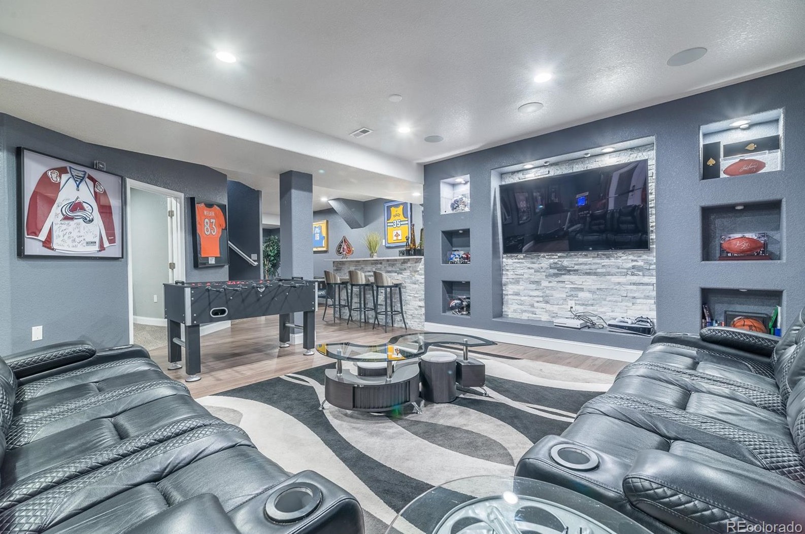 26585 Peakview Dr, Aurora CO 80016-6110 exterior