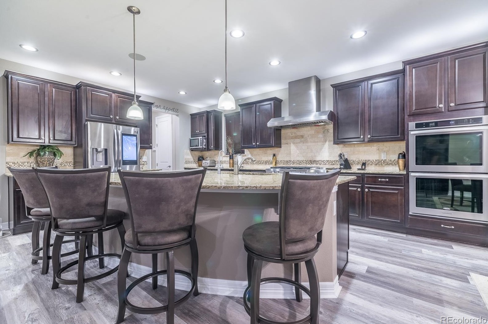 26585 Peakview Dr, Aurora CO 80016-6110 exterior