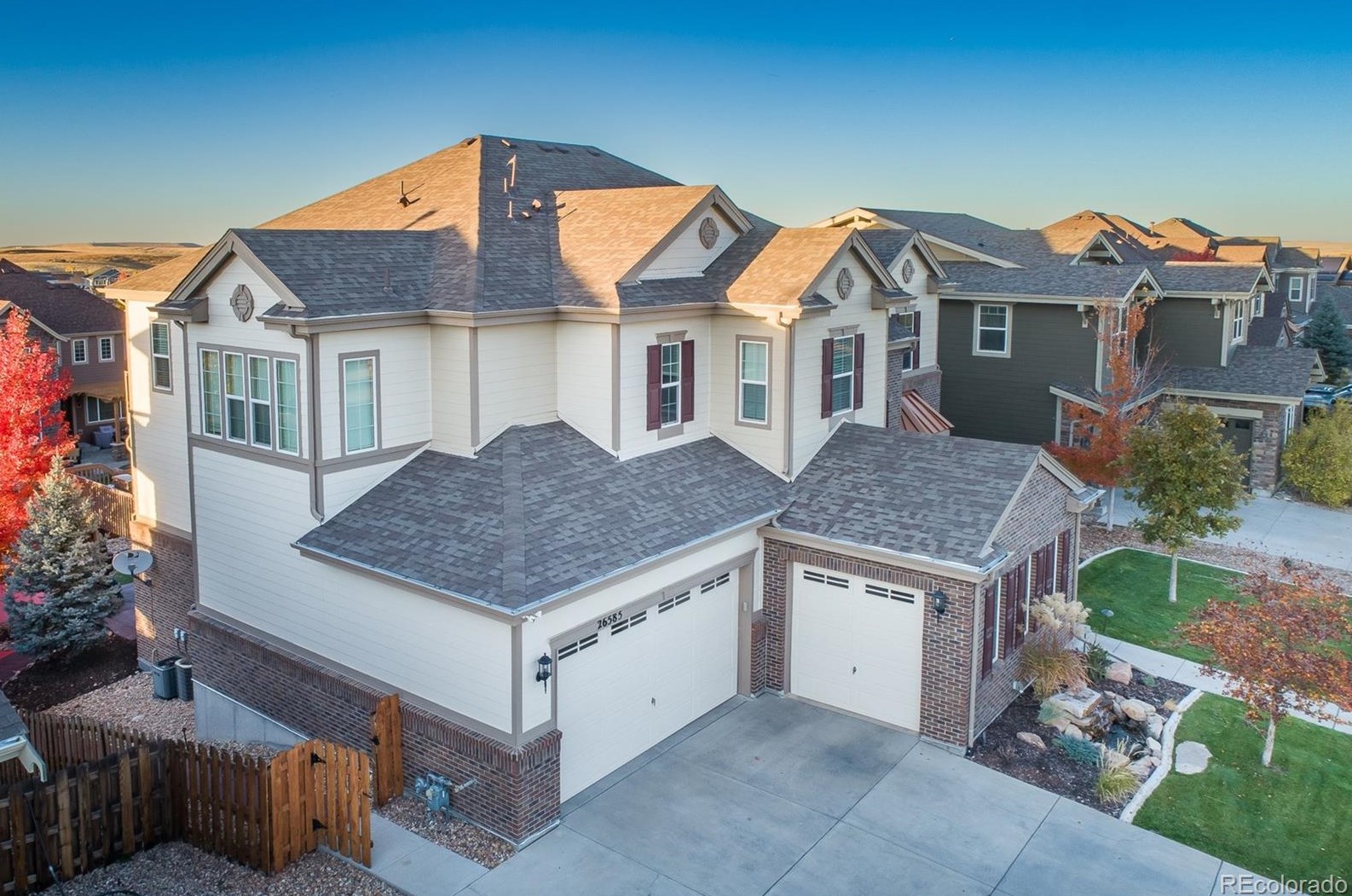 26585 Peakview Dr, Aurora, CO 80016-6110