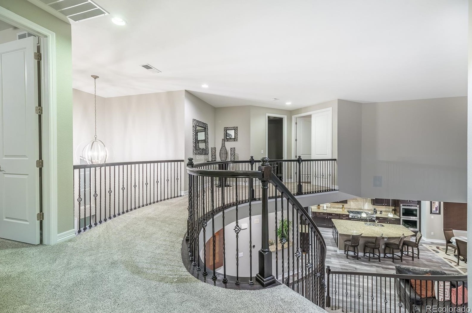 26585 Peakview Dr, Aurora CO 80016-6110 exterior