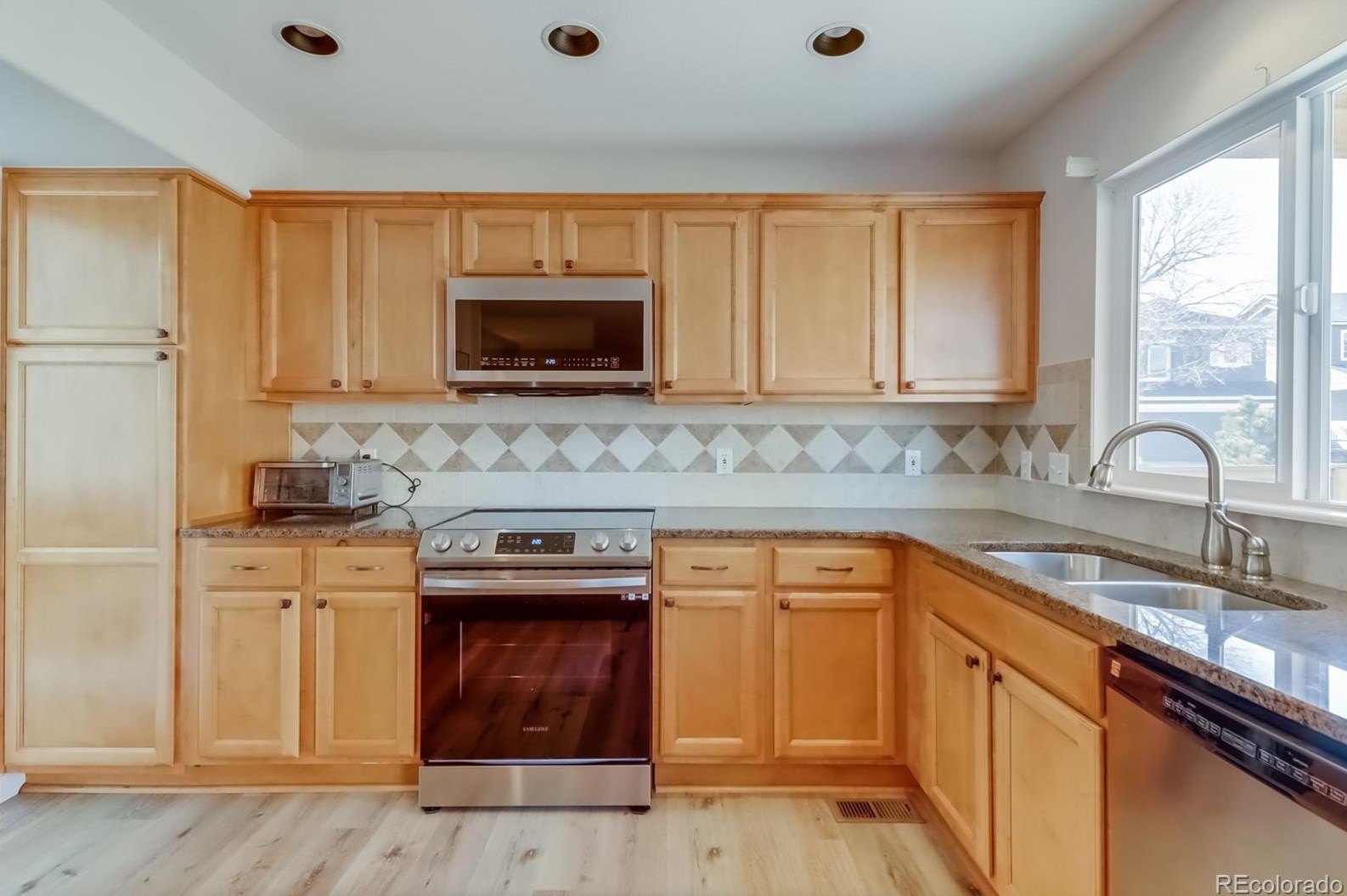 9467 Wolfe Dr, Littleton CO 80129-5764 exterior