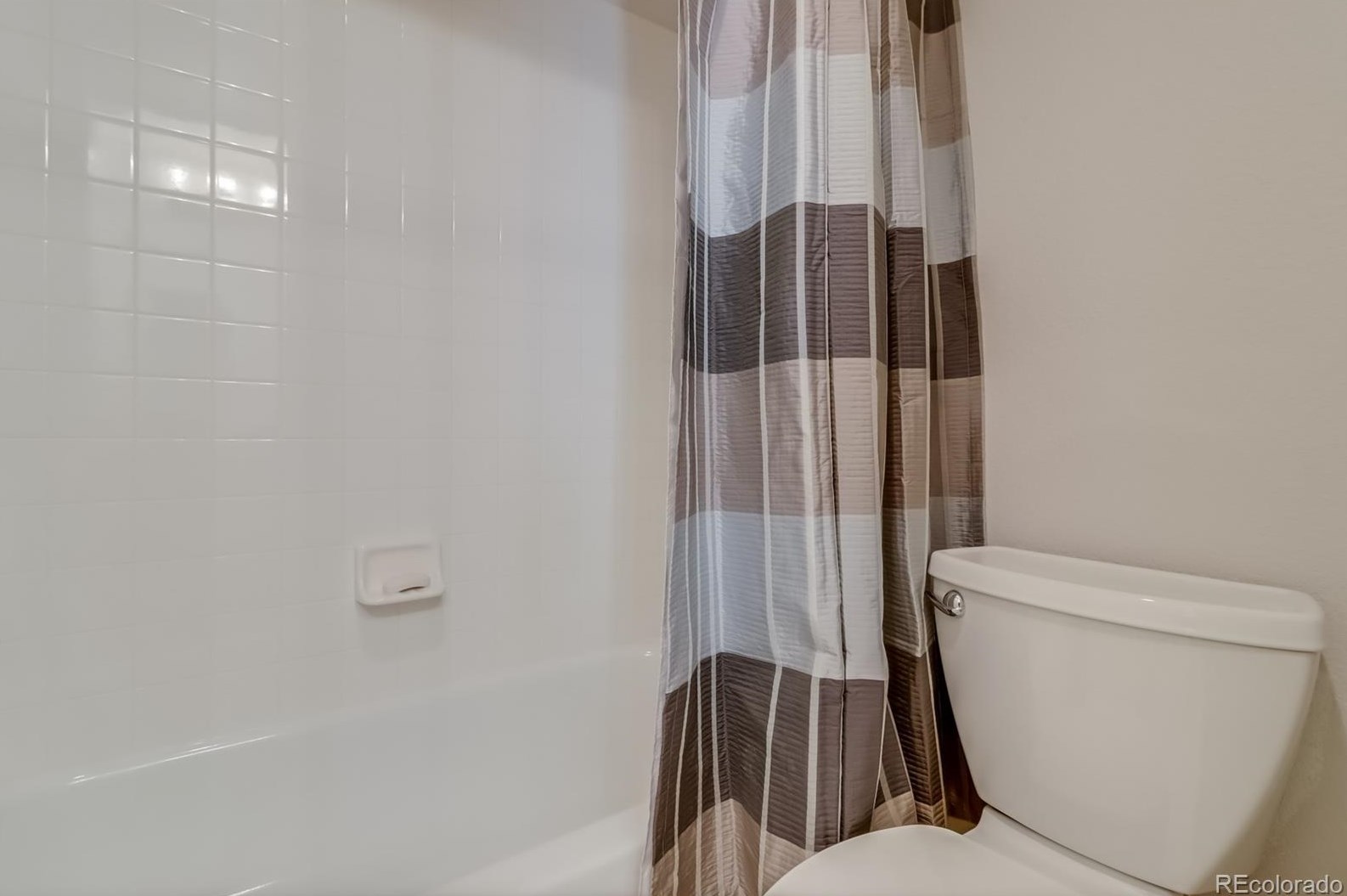 9467 Wolfe Dr, Littleton CO 80129-5764 exterior