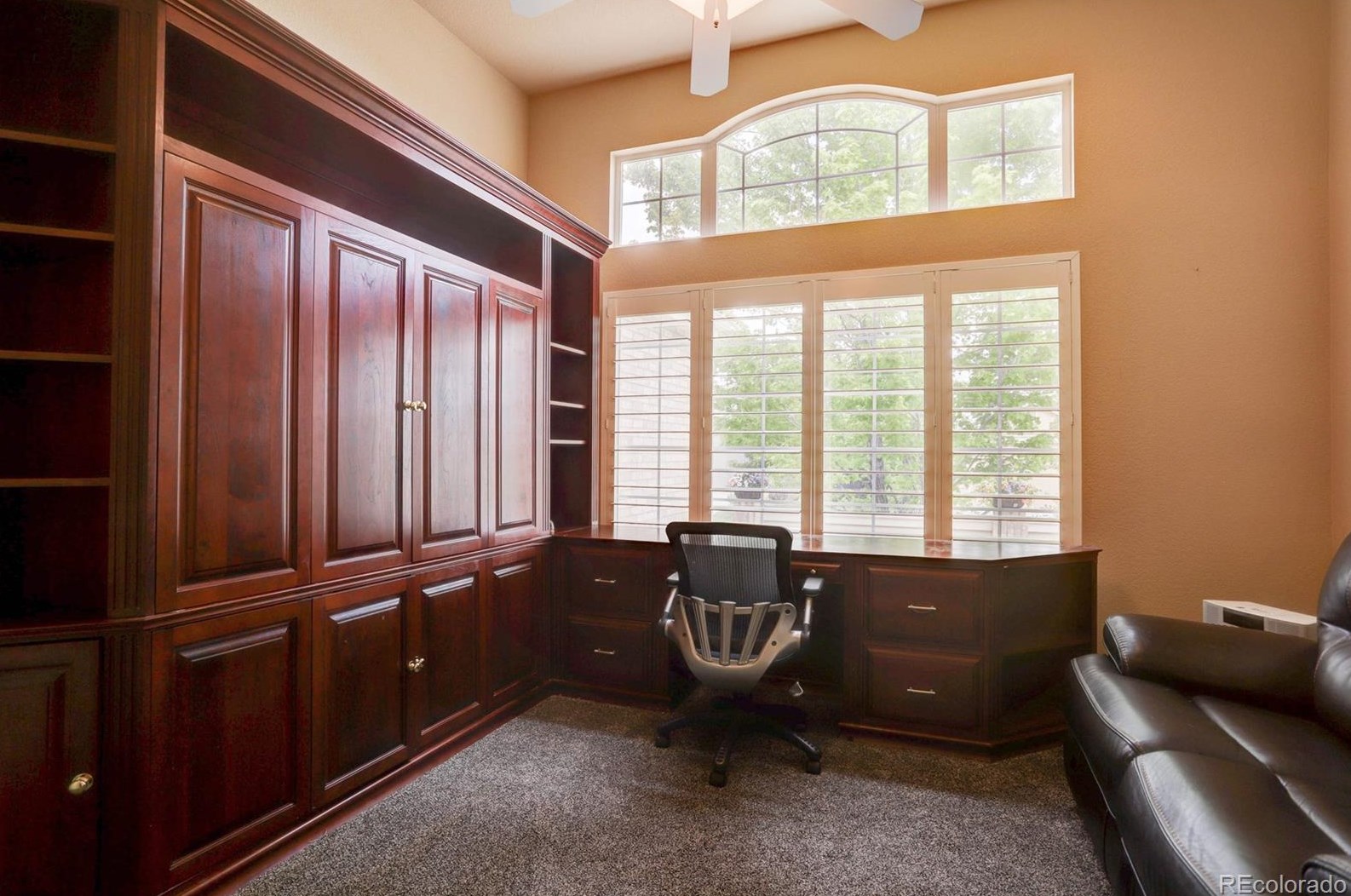 8982 Meadow Hill Cir, Littleton CO 80124-5430 exterior