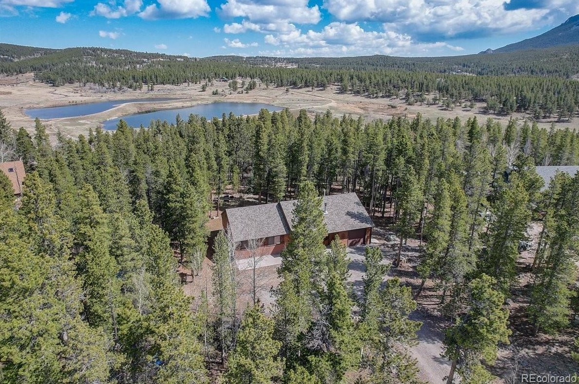 961 Lodge Pole Dr, Arvada CO  80422-8969 exterior