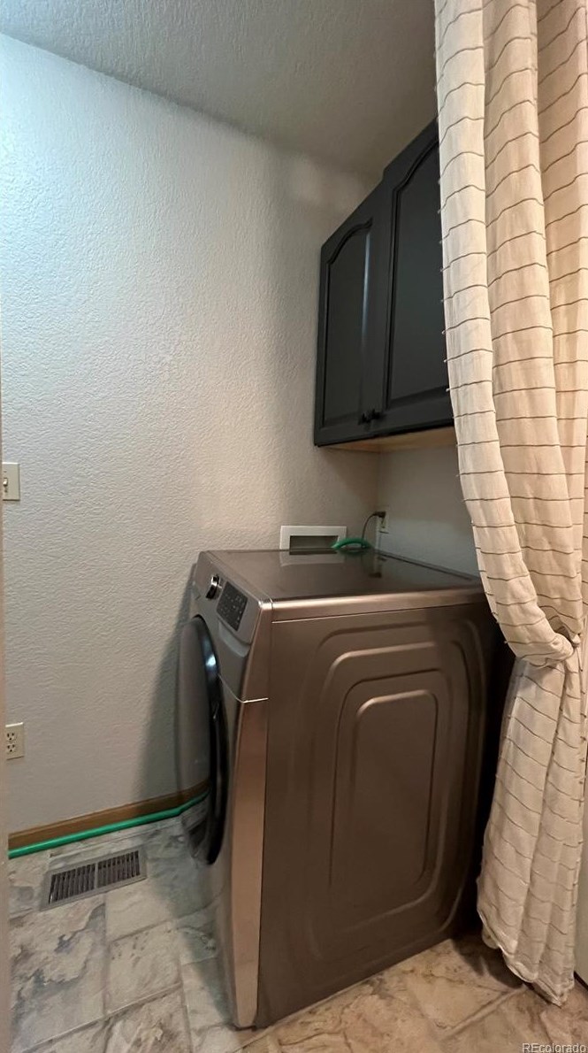 961 Lodge Pole Dr, Arvada CO  80422-8969 exterior