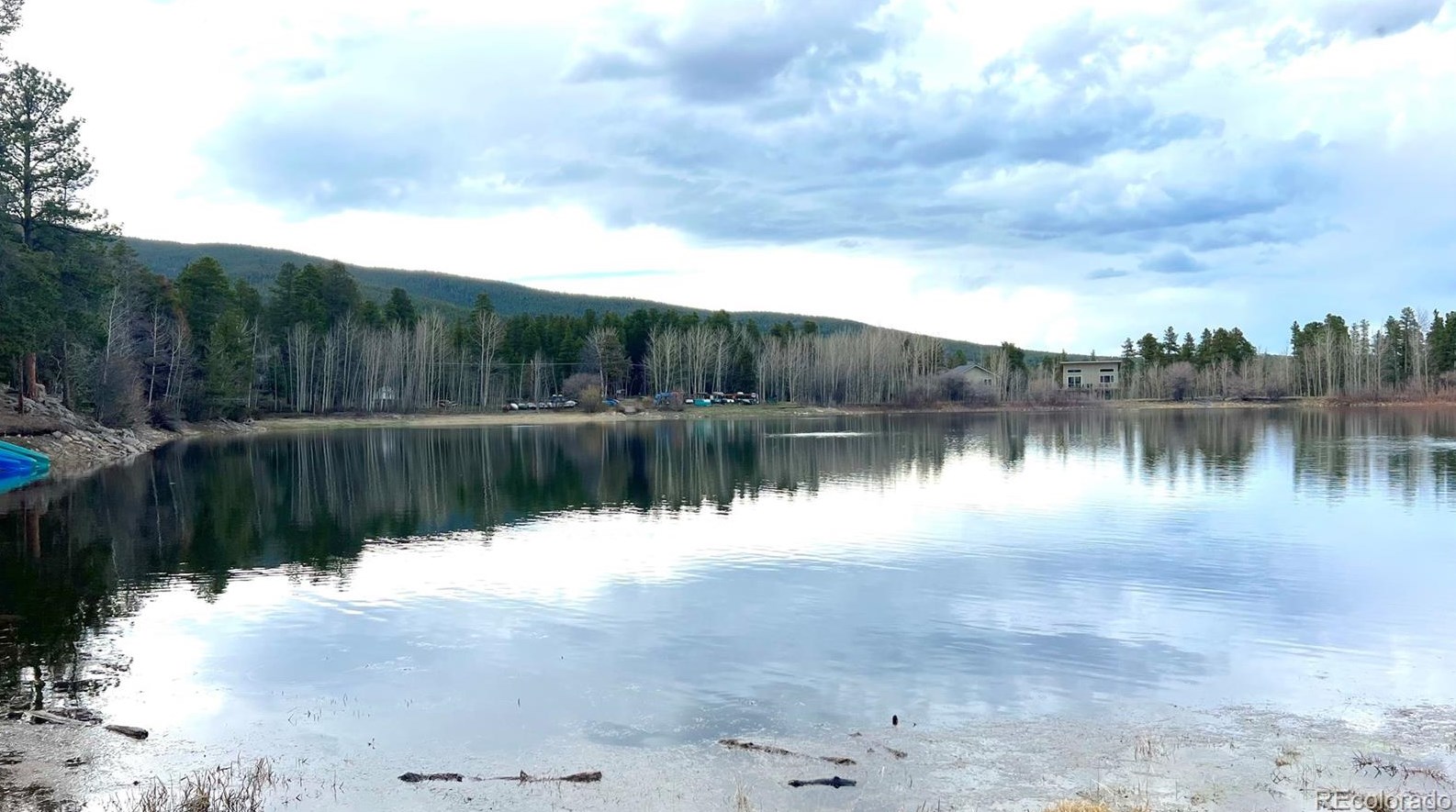 961 Lodge Pole Dr, Arvada CO  80422-8969 exterior