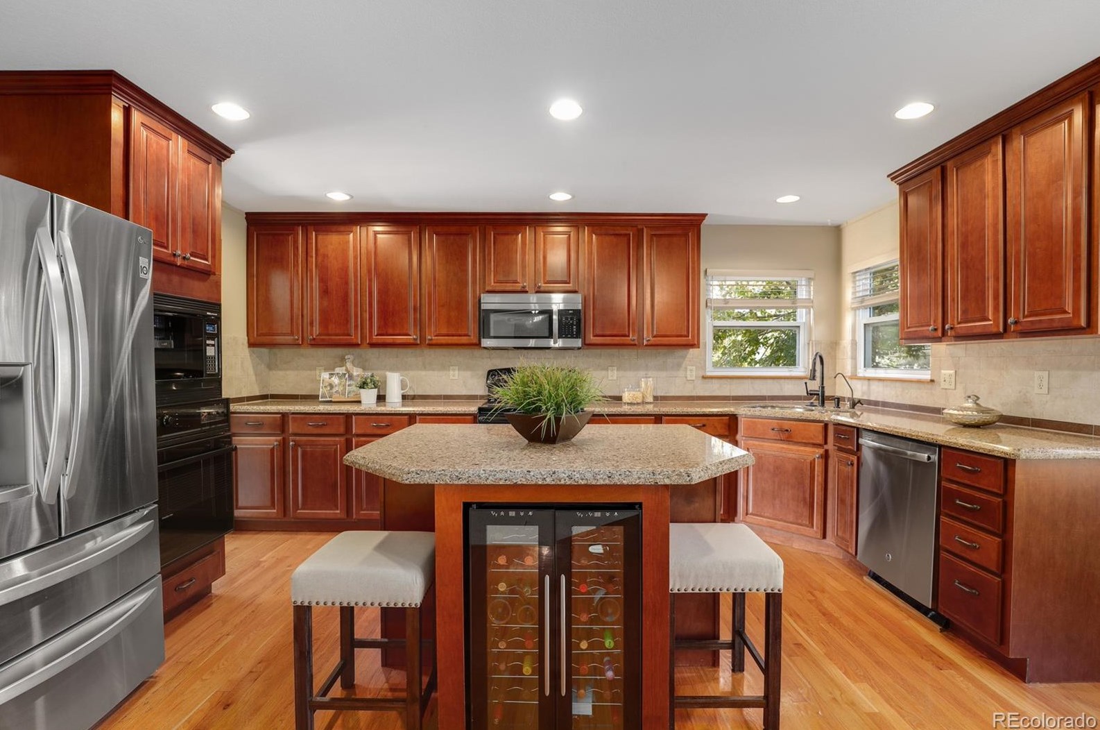 8948 Green Meadows Ln, Littleton CO 80126-2674 exterior