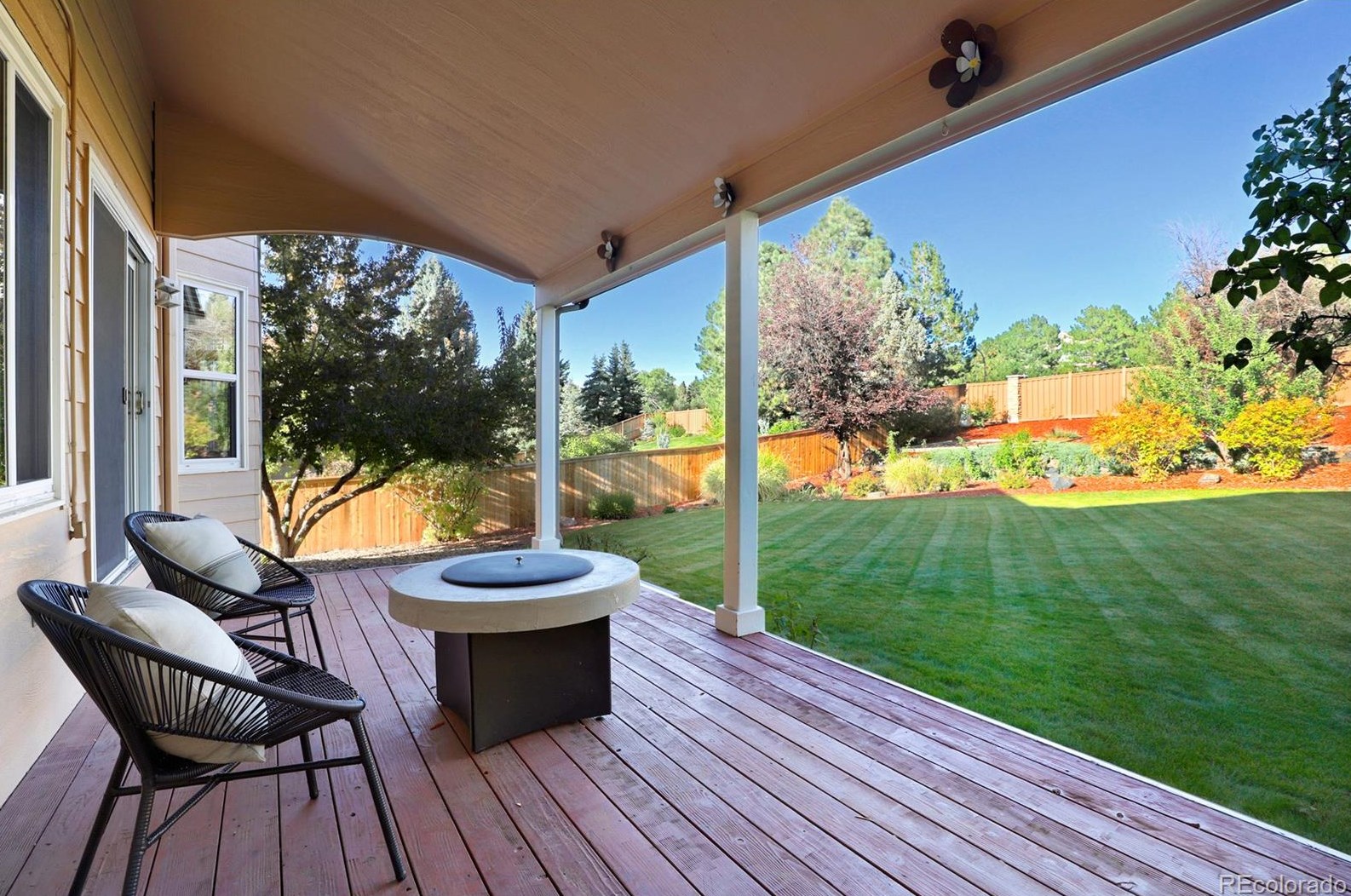 8948 Green Meadows Ln, Littleton CO 80126-2674 exterior