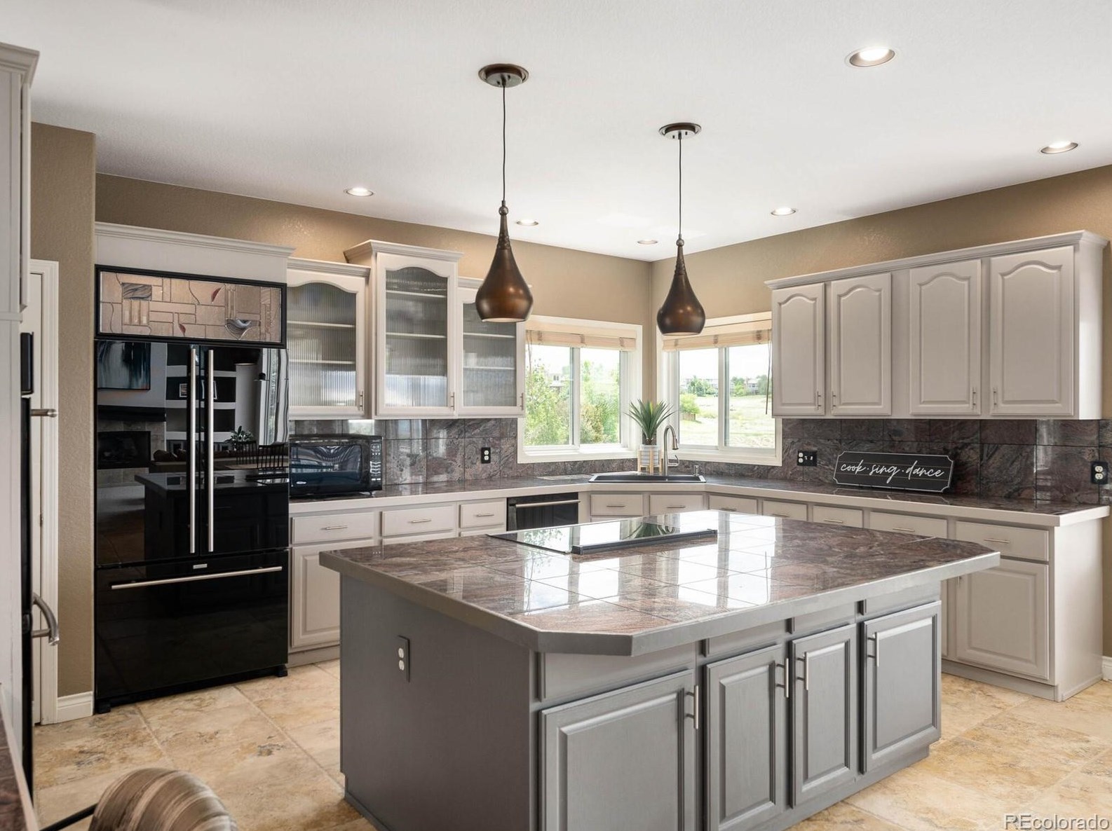 9847 Isabel Ct, Littleton CO exterior