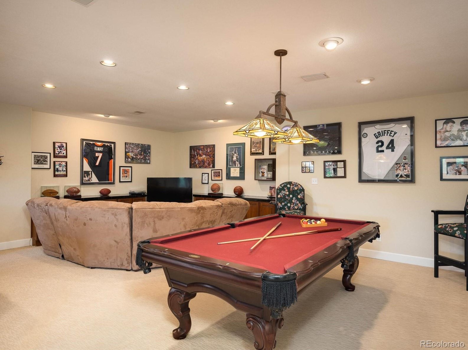 9847 Isabel Ct, Littleton CO exterior