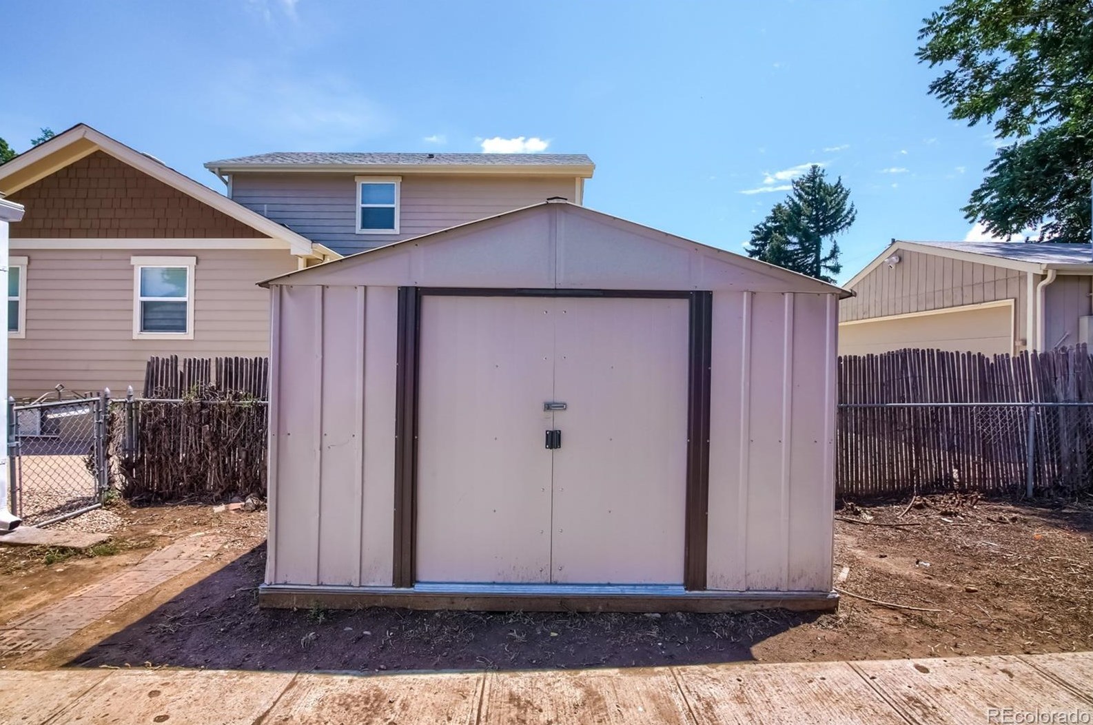 2364 Parkhill Ave, Littleton CO 80120-2525 exterior