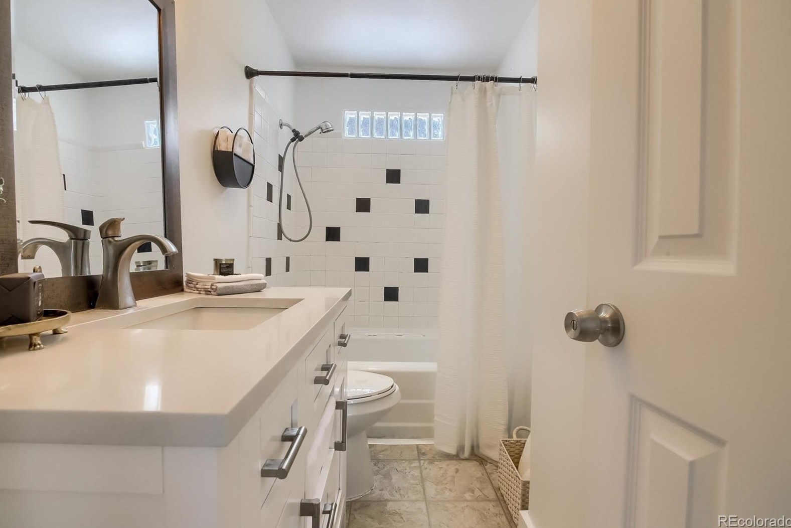 2364 Parkhill Ave, Littleton CO 80120-2525 exterior