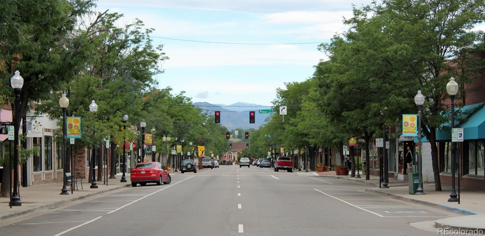 2364 Parkhill Ave, Littleton CO 80120-2525 exterior