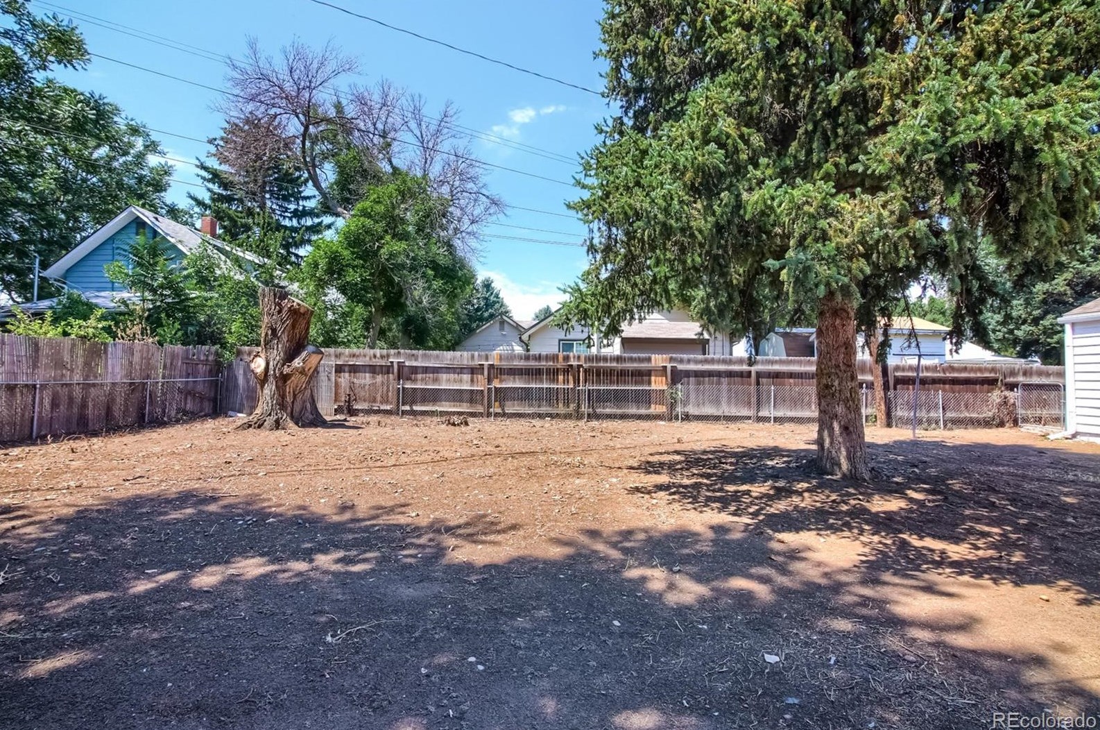 2364 Parkhill Ave, Littleton CO 80120-2525 exterior