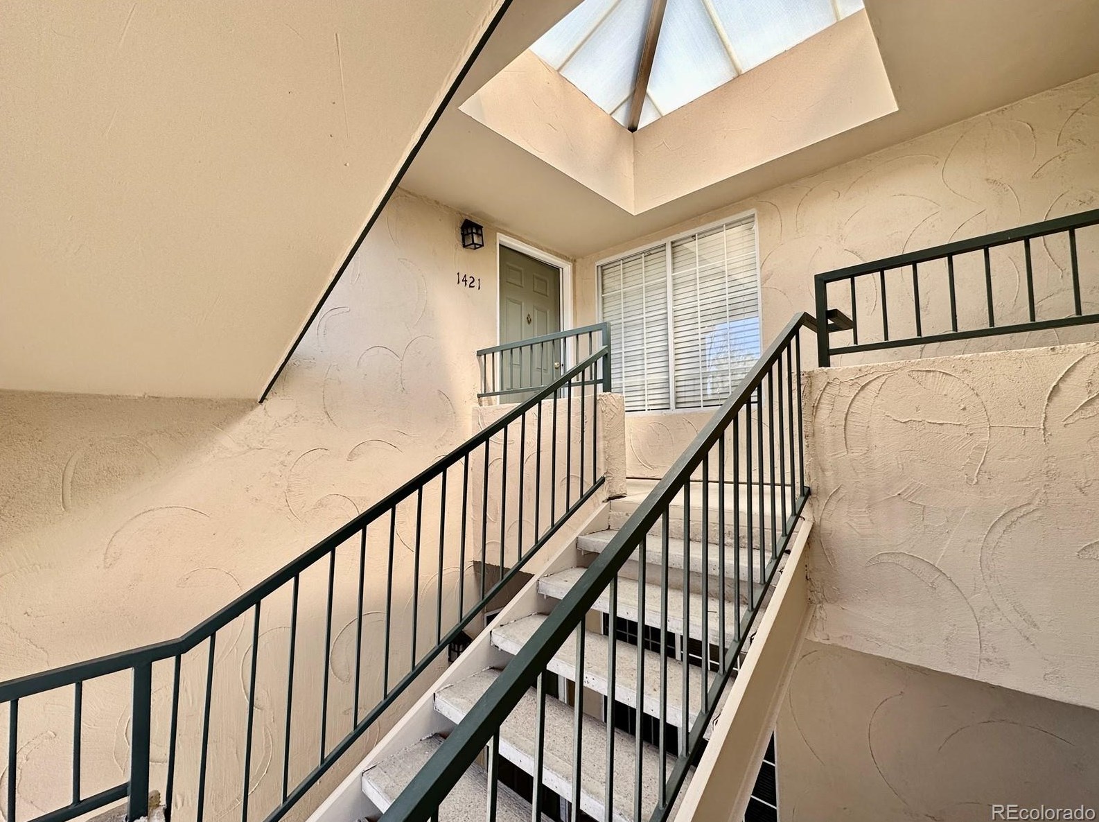 8777 E Dry Creek Rd #1421, Englewood, CO 80112