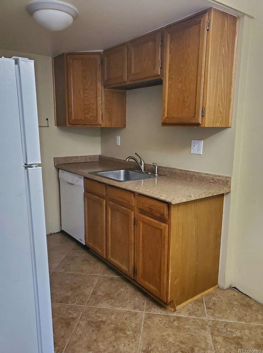 800 W Belleview Ave #311, Englewood, CO 80110