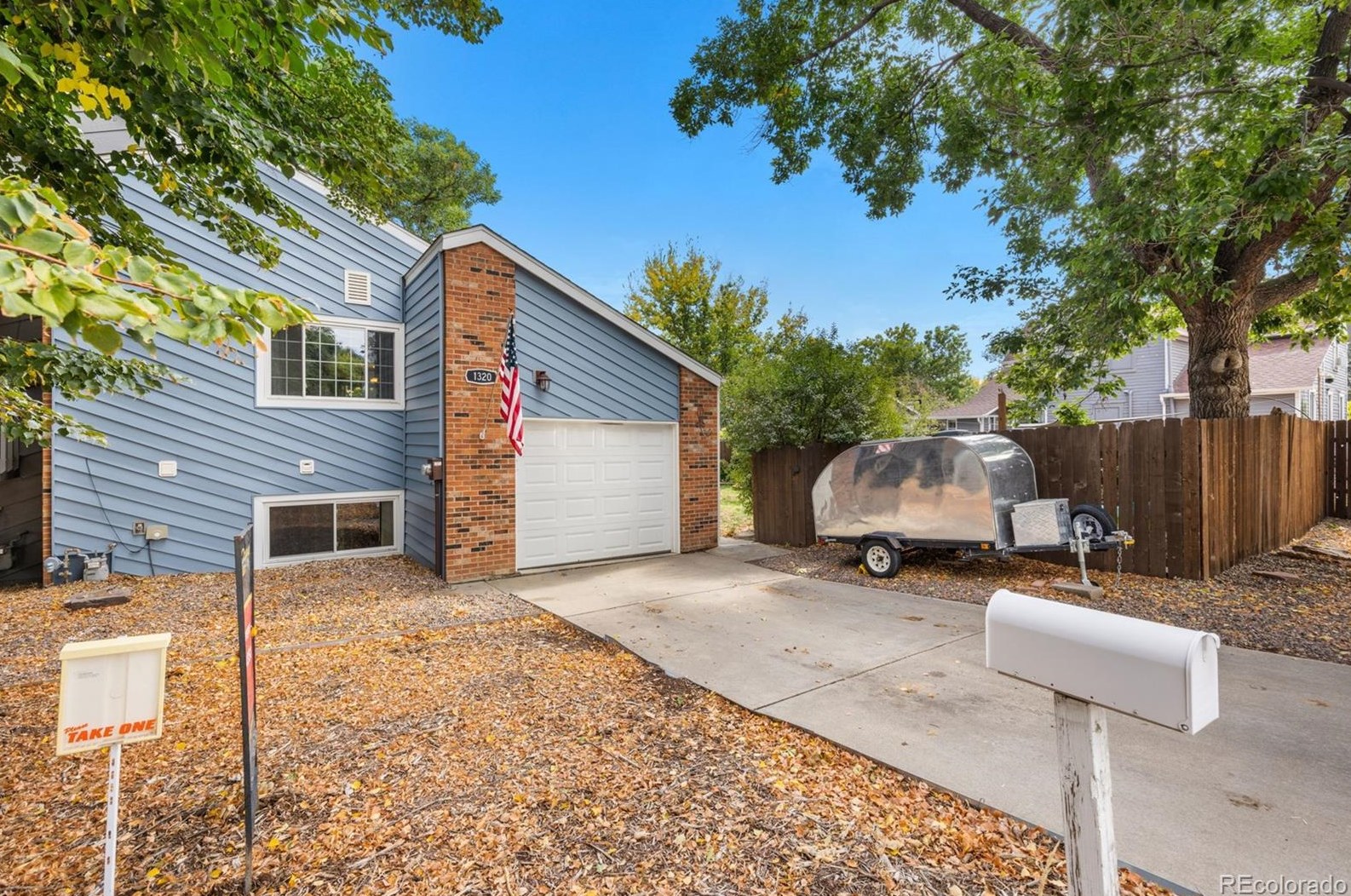 1320 Collyer St, Longmont, CO 80501-3311