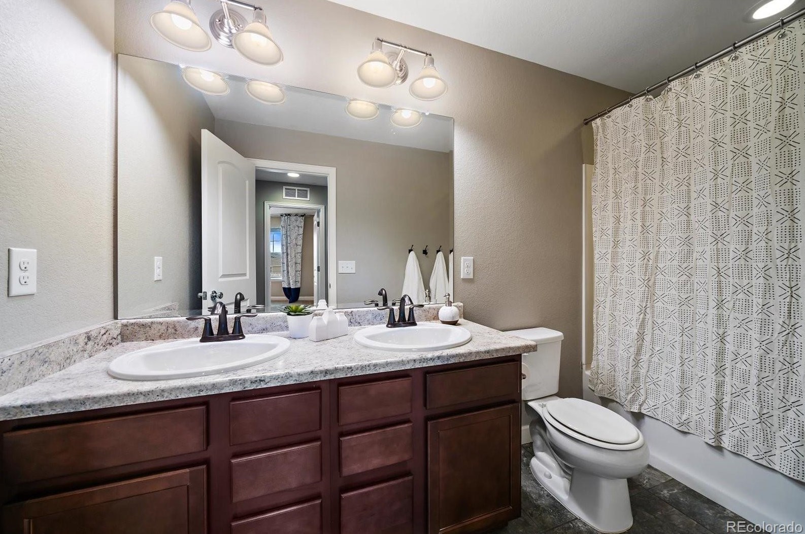 15161 70th Ave, Arvada CO  80007 exterior