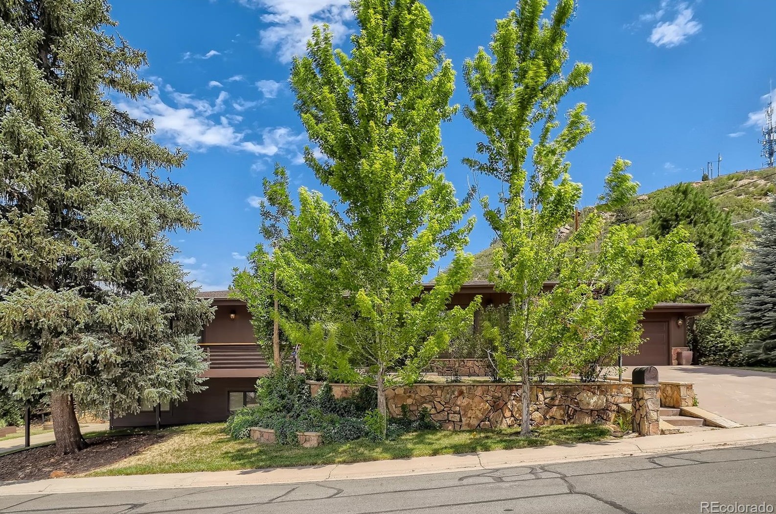 951 6th St, Castle Rock, CO 80104-2059
