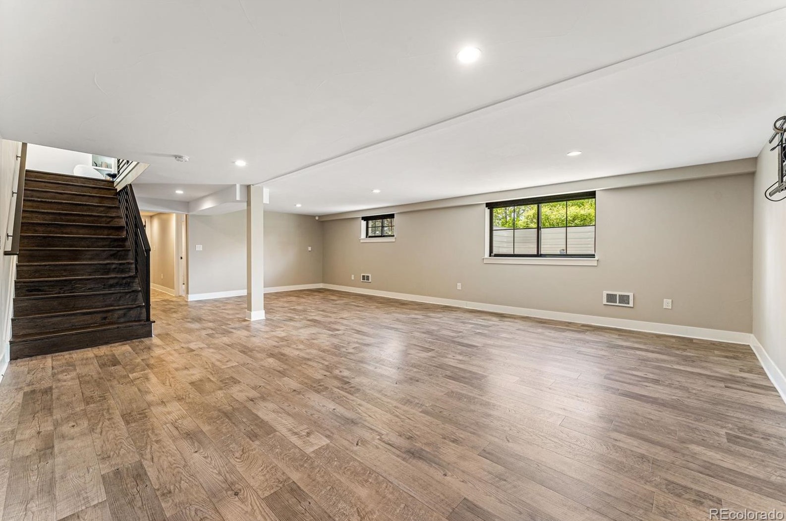 6185 Columbine Way, Littleton CO 80121-2805 exterior