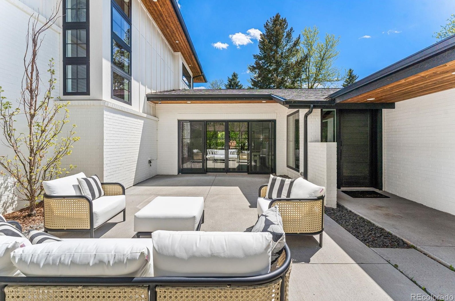 6185 Columbine Way, Littleton CO 80121-2805 exterior