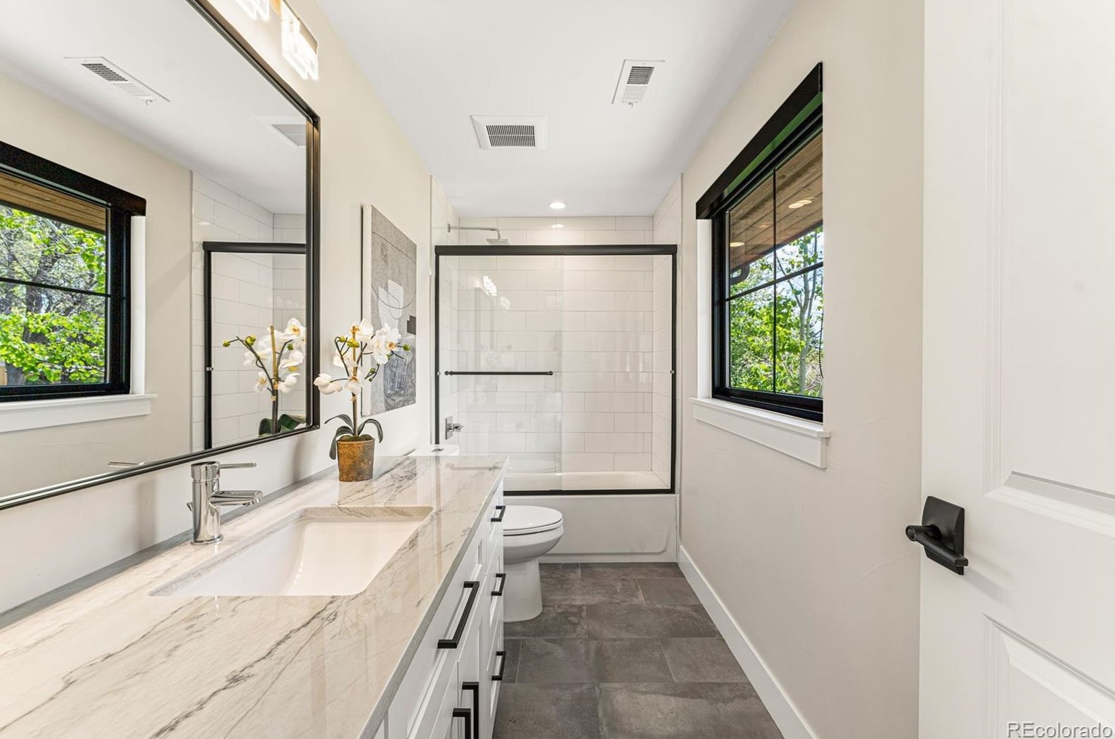 6185 Columbine Way, Littleton CO 80121-2805 exterior